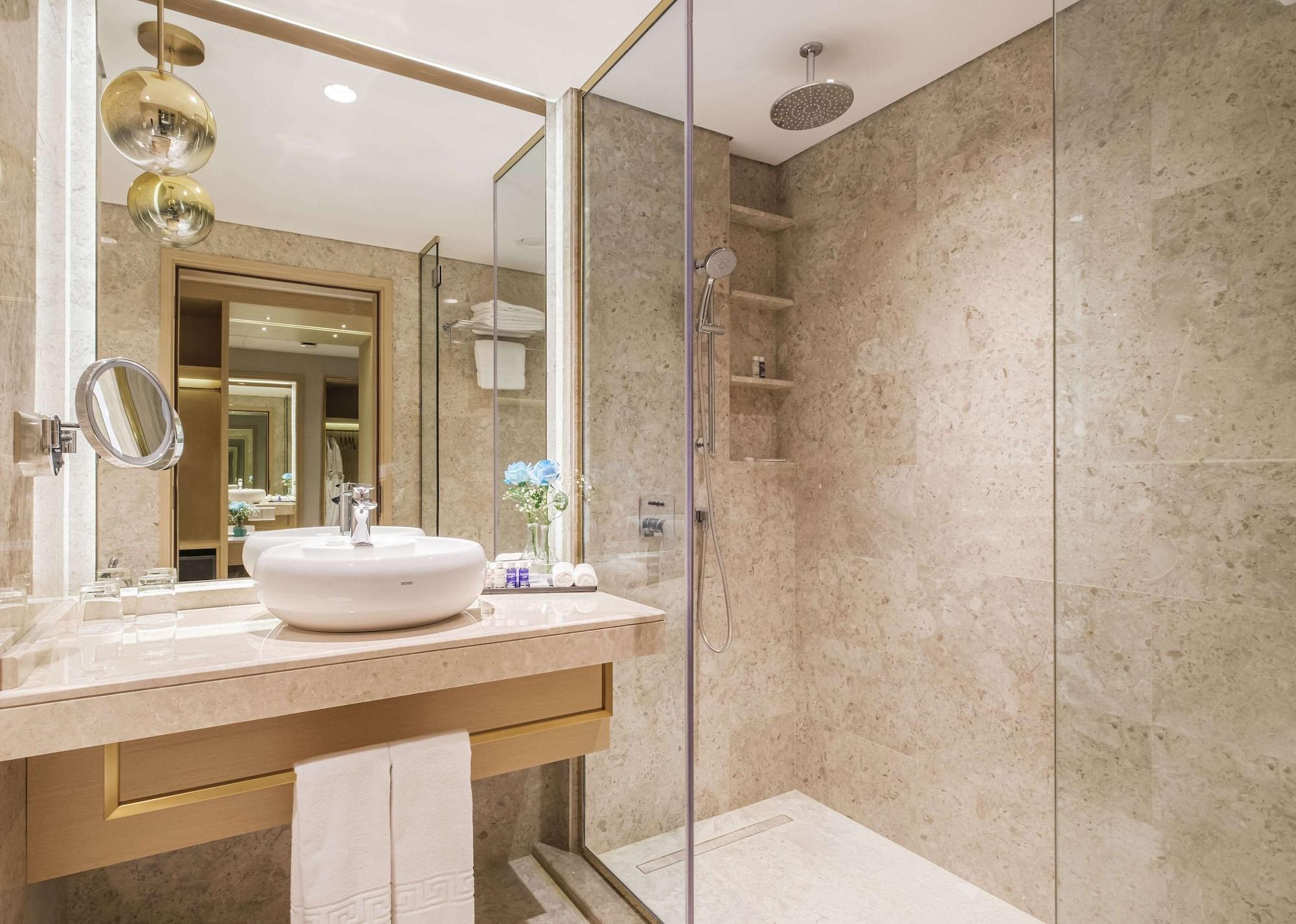 Maani Muscat Hotel & Suites Eksteriør billede