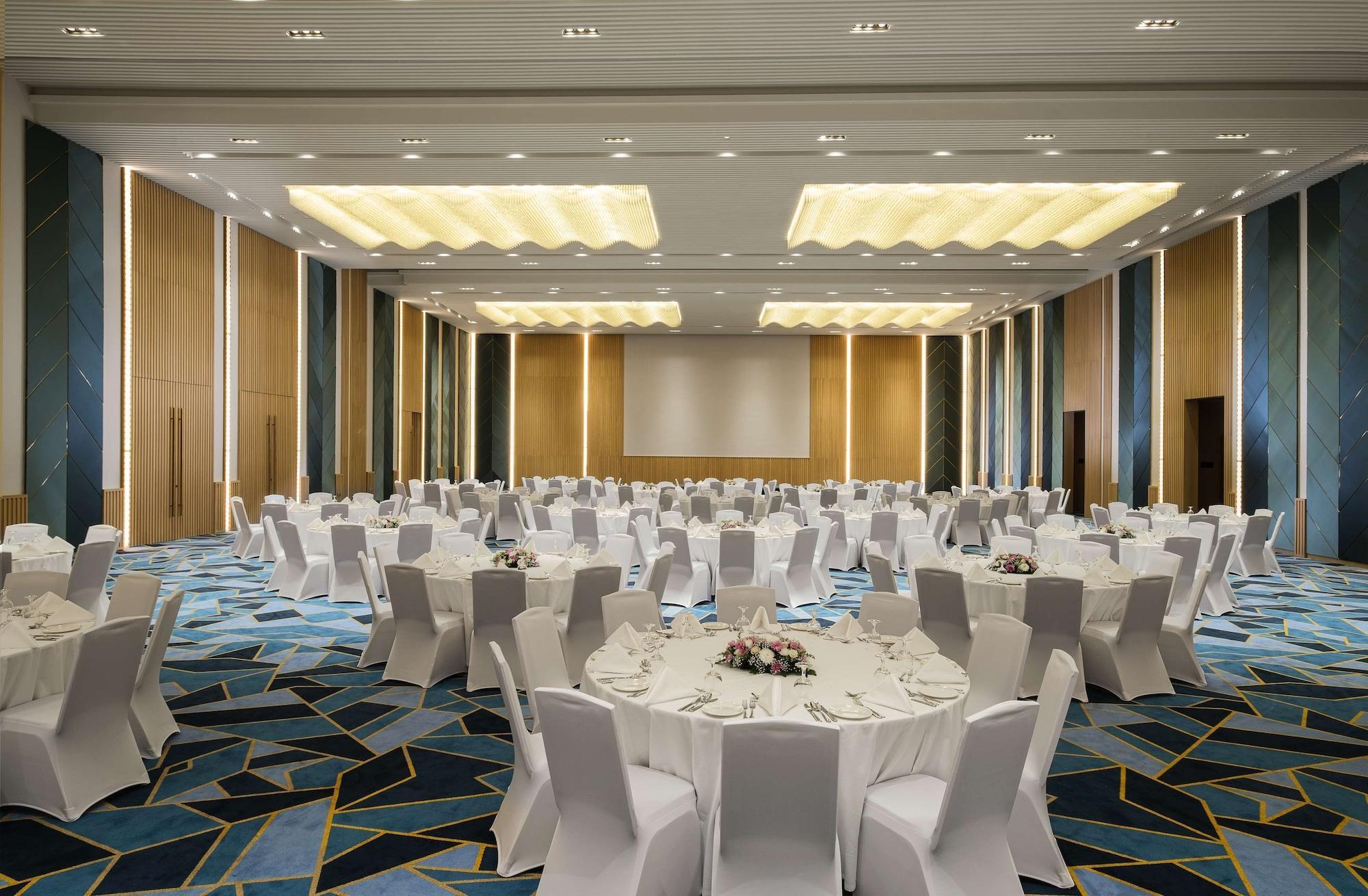 Maani Muscat Hotel & Suites Eksteriør billede