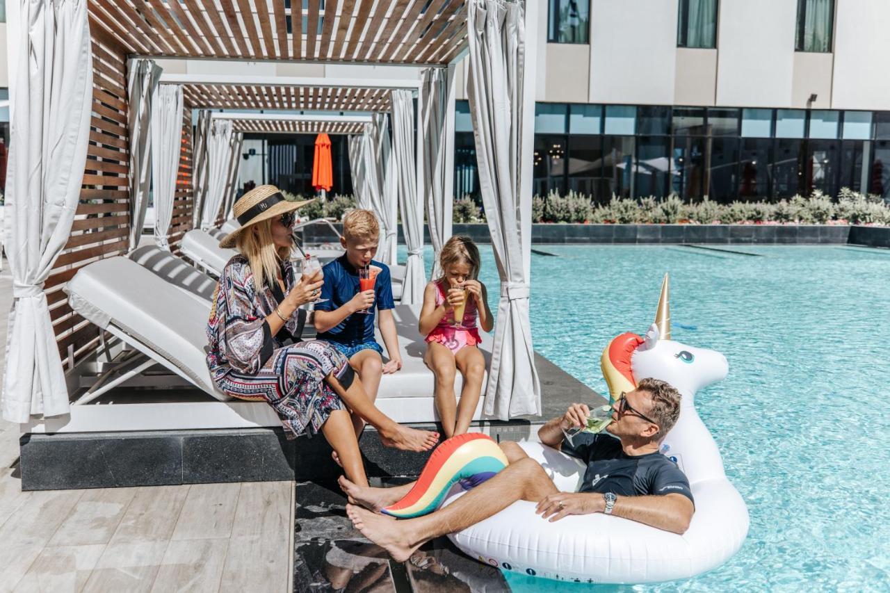Maani Muscat Hotel & Suites Eksteriør billede