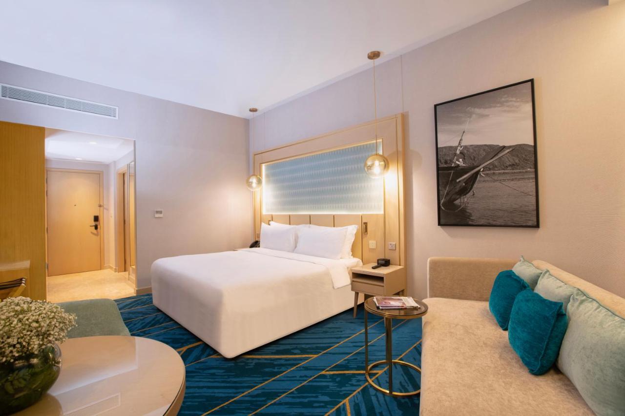 Maani Muscat Hotel & Suites Eksteriør billede