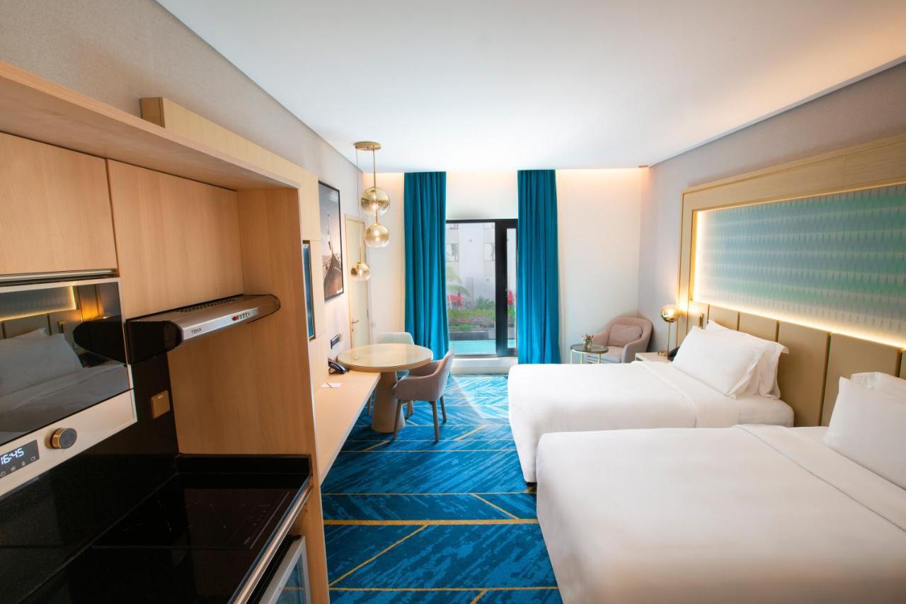 Maani Muscat Hotel & Suites Eksteriør billede