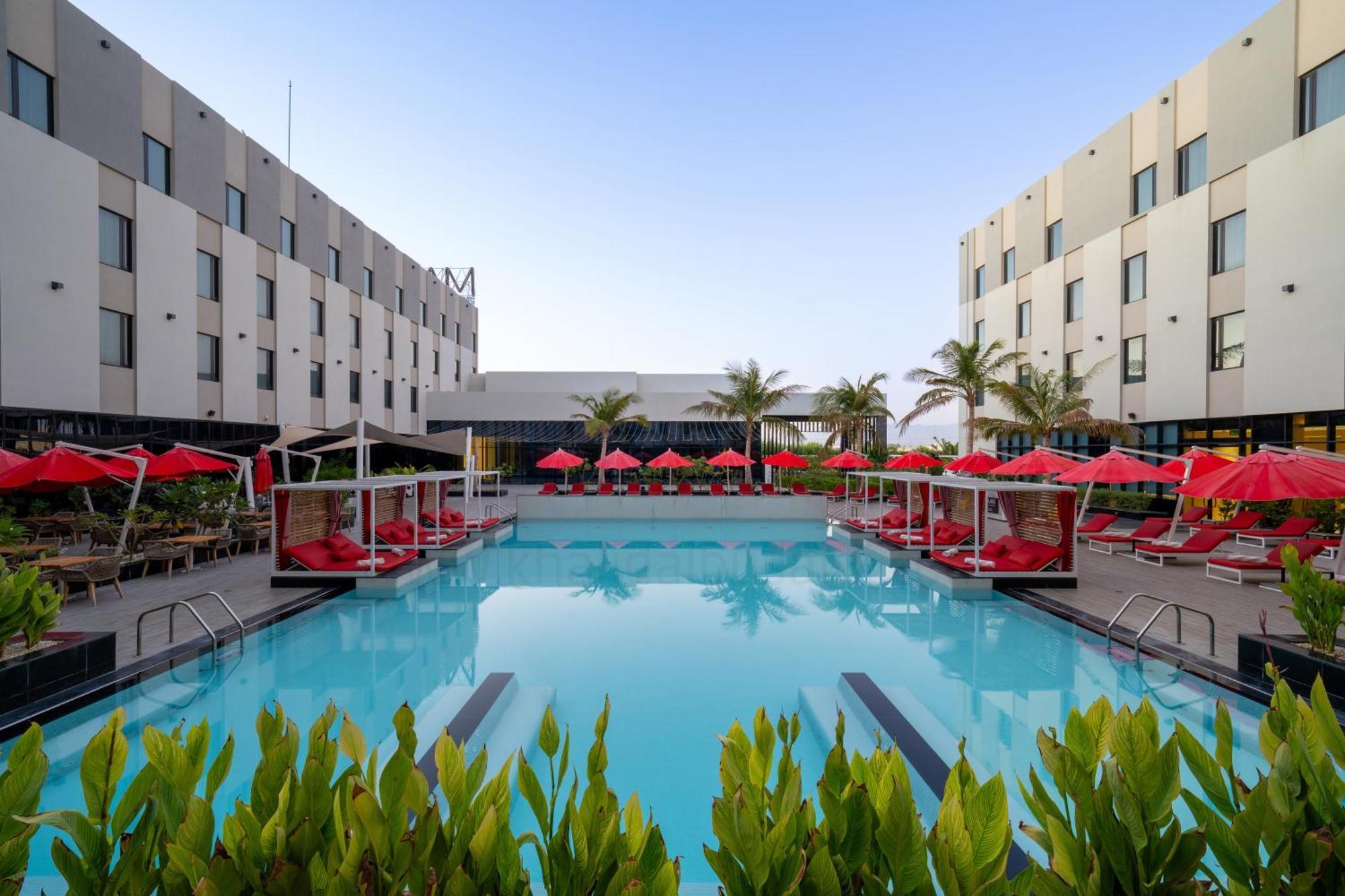 Maani Muscat Hotel & Suites Eksteriør billede